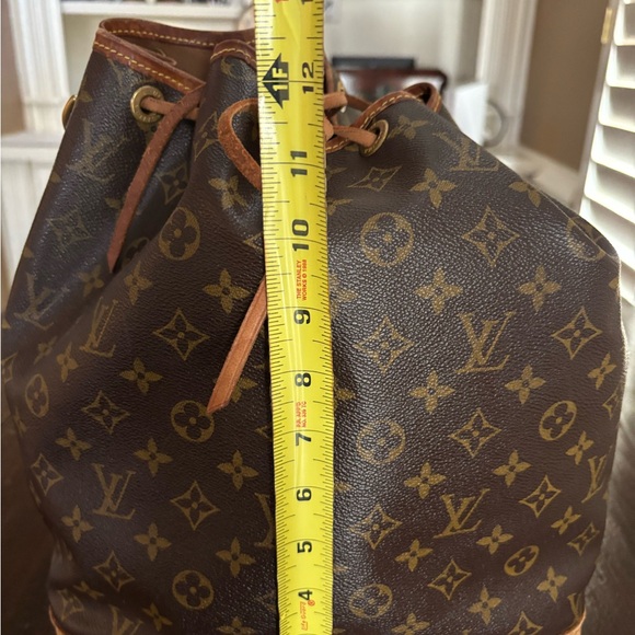 Authentic Louis Vuitton Monogram Bucket Bag - Picture 6 of 15
